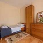 Apartment 3 Bedroom Nice Apartment In Zadar *