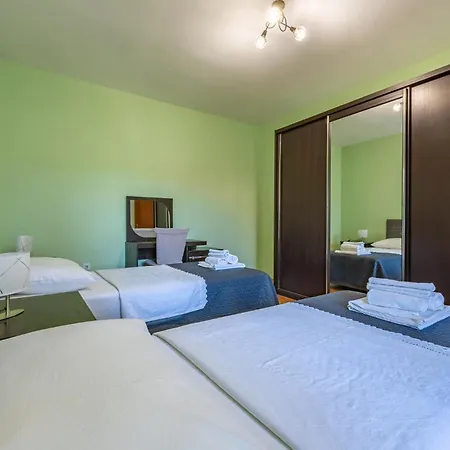 3 Bedroom Nice Apartment In Zadar Zadar