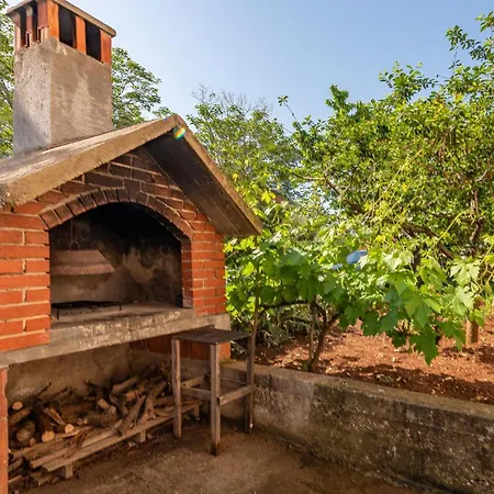 Appartamento 3 Bedroom Cozy In